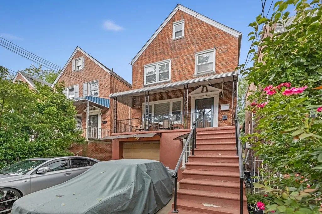 2129 Muliner Avenue Bronx NY 10462