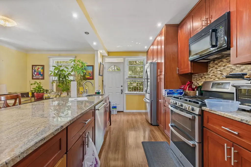 2129 Muliner Avenue Bronx NY 10462