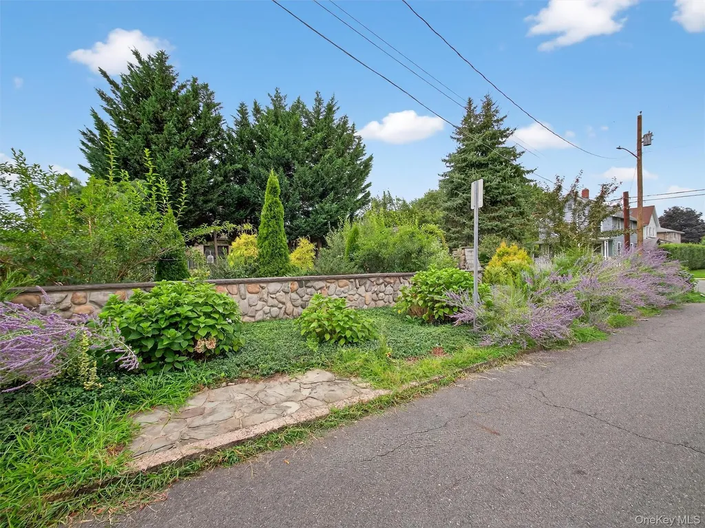23 Meadow Avenue Suffern NY 10901