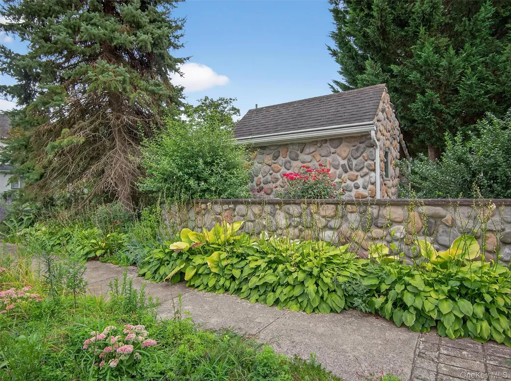 23 Meadow Avenue Suffern NY 10901