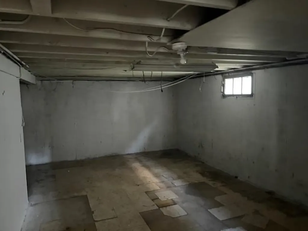 87 W Clinton Avenue Roosevelt NY 11575