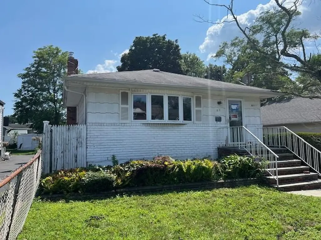 87 W Clinton Avenue Roosevelt NY 11575
