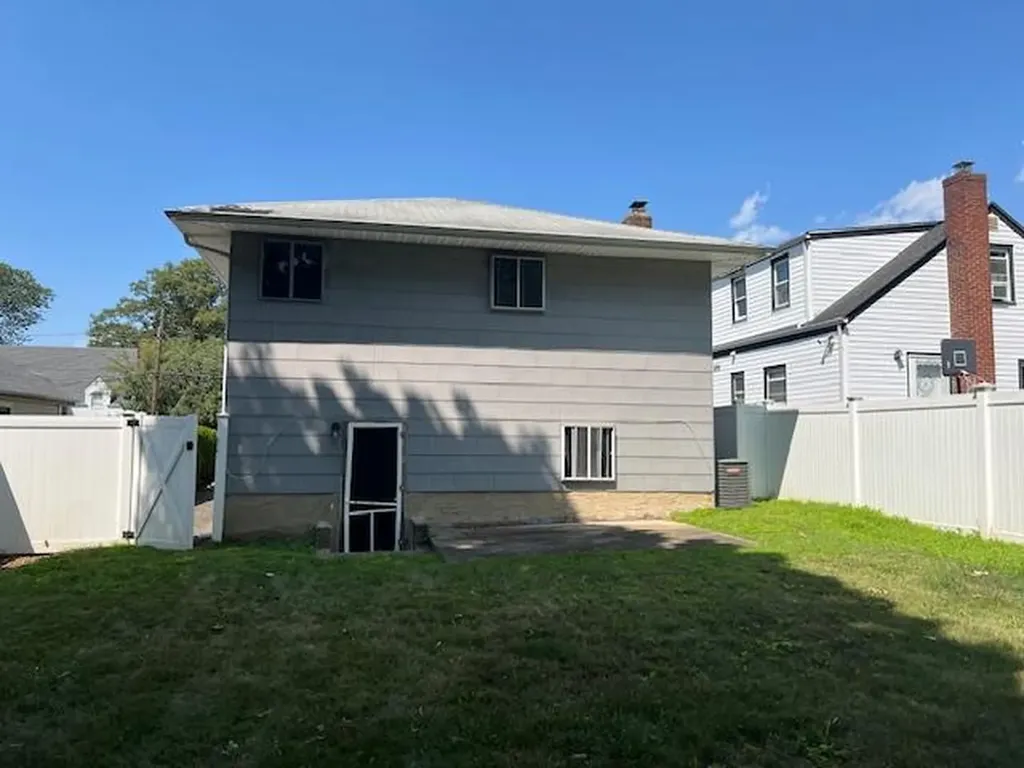 87 W Clinton Avenue Roosevelt NY 11575