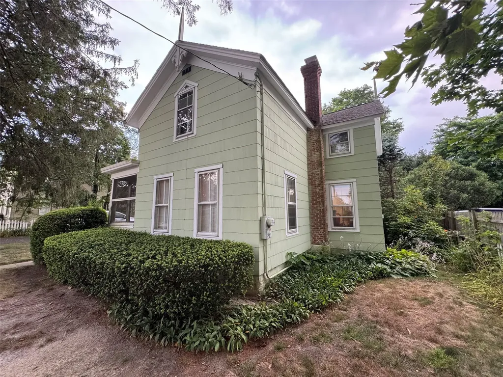 627 Roanoke Avenue Riverhead NY 11901