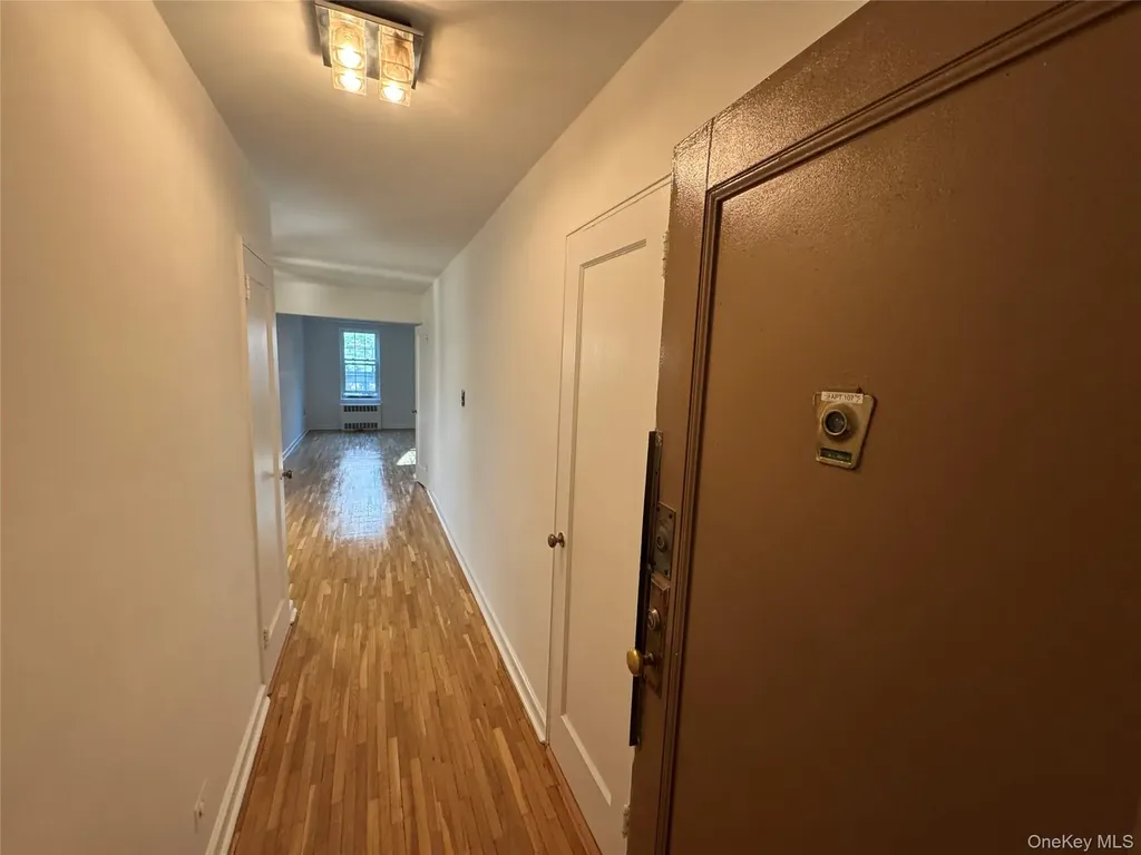 14021 Burden Crescent Briarwood NY 11435