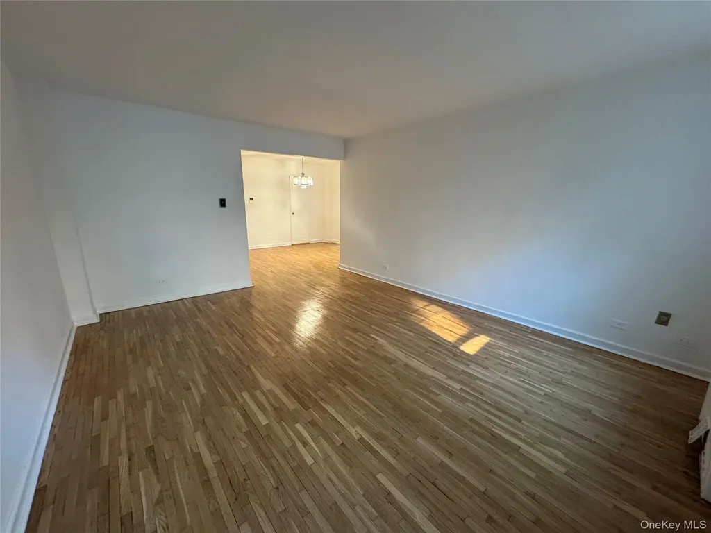 14021 Burden Crescent Briarwood NY 11435