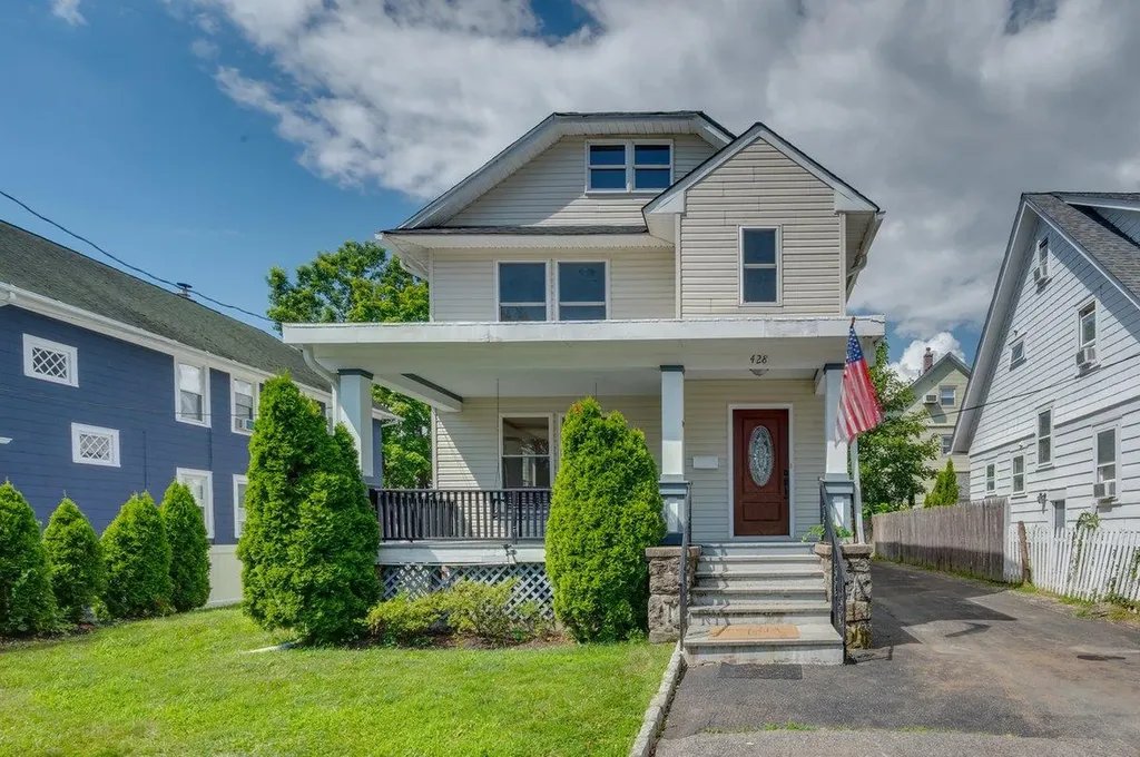 428 Beach Avenue Mamaroneck NY 10543