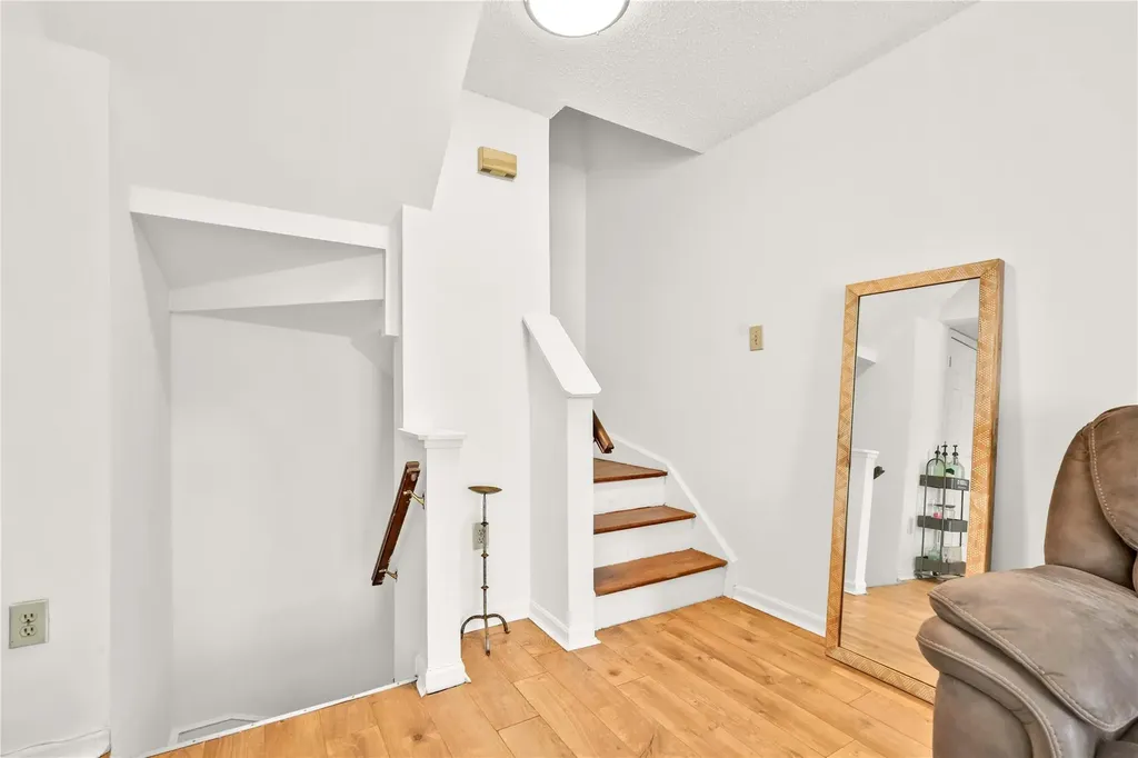 247 Ilyssa Way Staten Island NY 10312