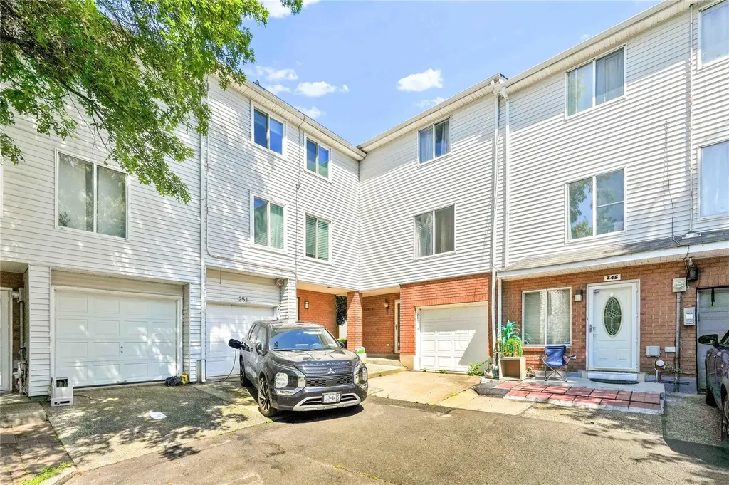 247 Ilyssa Way Staten Island NY 10312