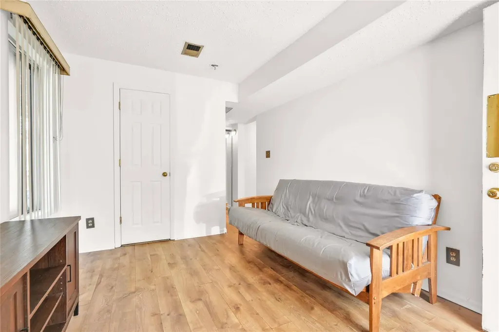 247 Ilyssa Way Staten Island NY 10312