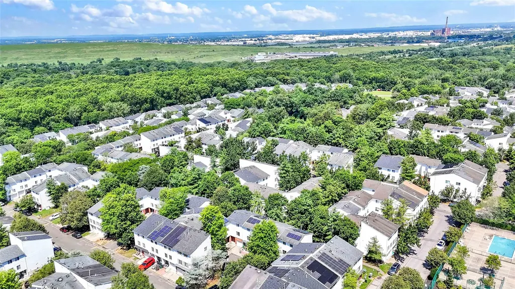 247 Ilyssa Way Staten Island NY 10312