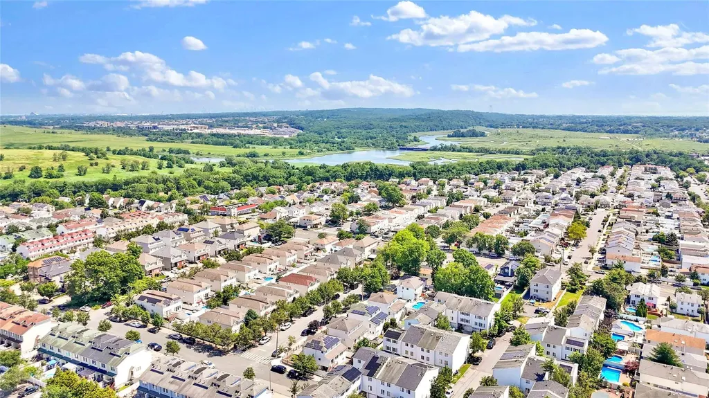247 Ilyssa Way Staten Island NY 10312