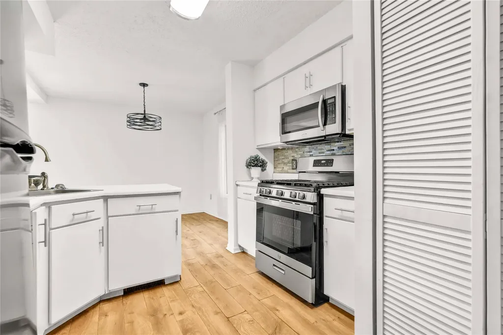 247 Ilyssa Way Staten Island NY 10312