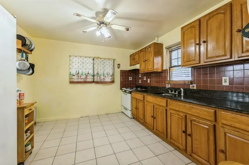 16427 109th Drive Jamaica NY 11433
