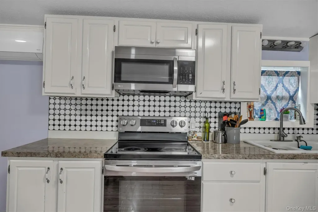 1795 Osborn Avenue Riverhead NY 11901