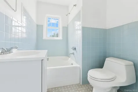 230 N Main Street Sayville NY 11782