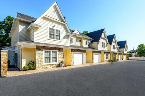 18 Creek Road Huntington NY 11743