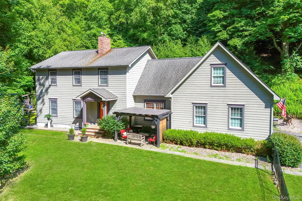 75 Mountain Lane Beacon NY 12508