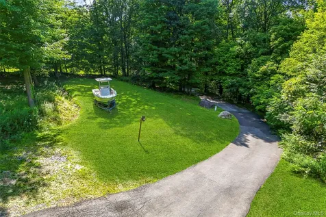 75 Mountain Lane Beacon NY 12508