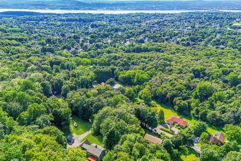 75 Mountain Lane Beacon NY 12508