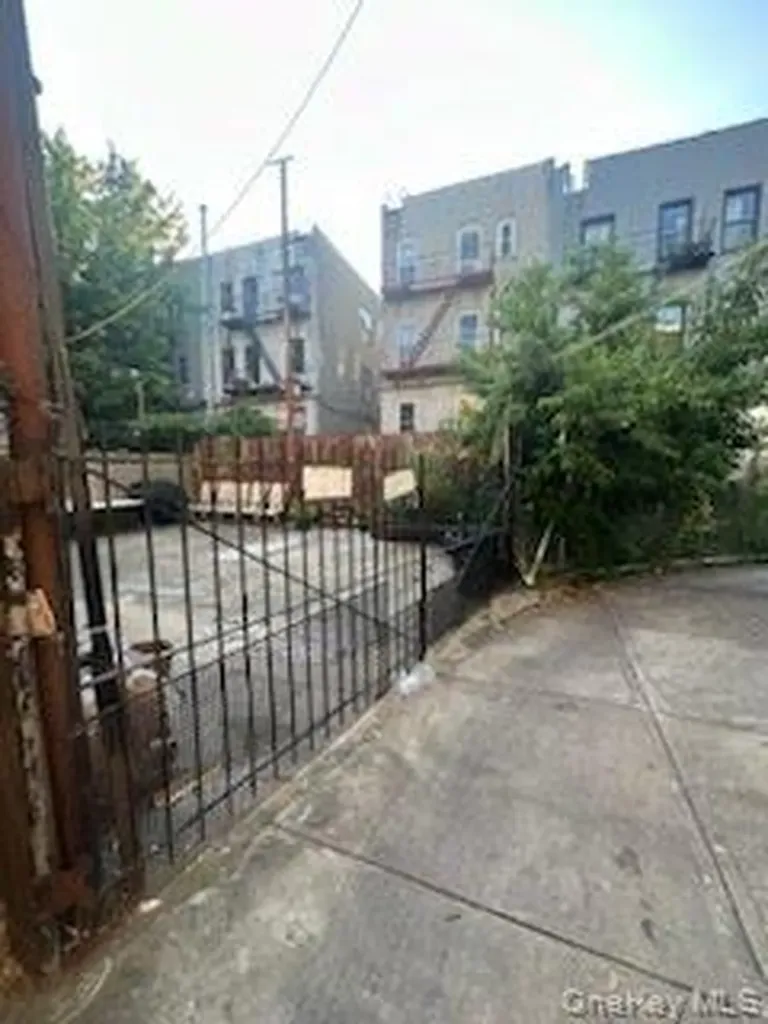 295 Schaefer Street Brooklyn NY 11237