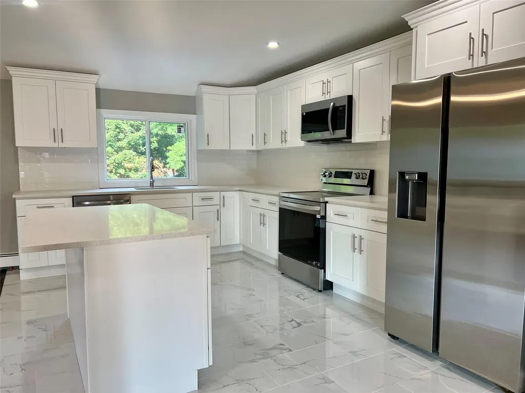 707 Larkfield Road Commack NY 11725