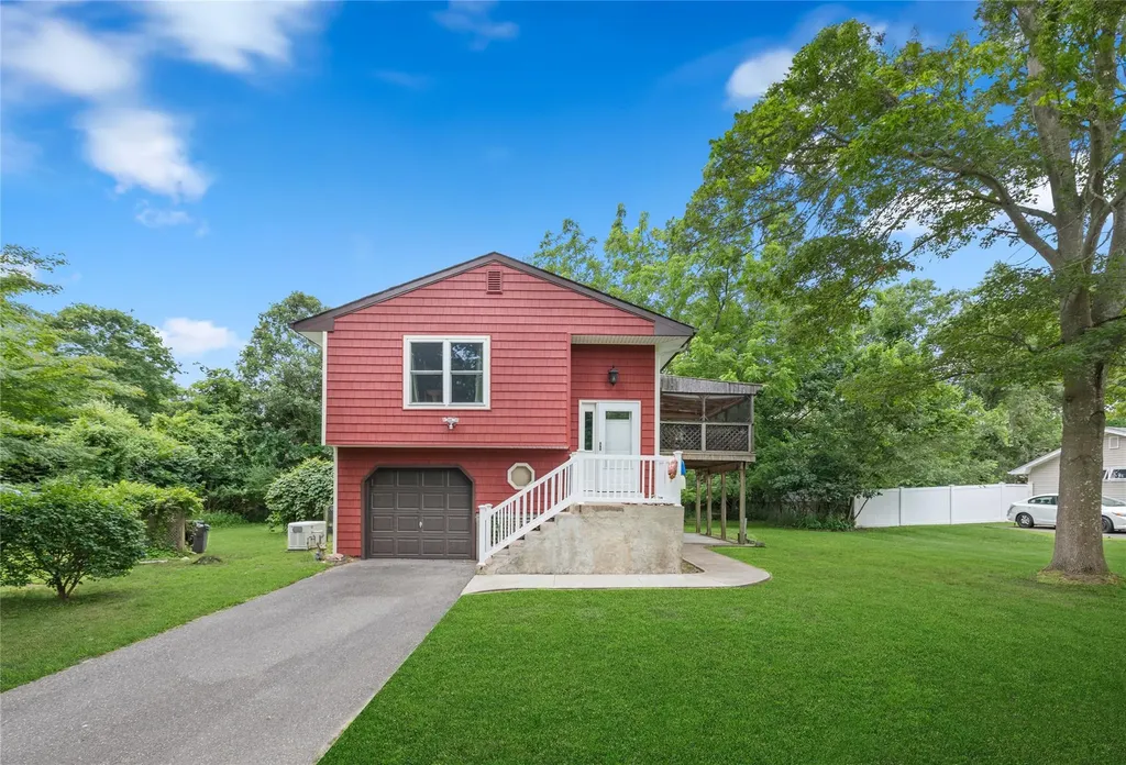 12 Golf Course Road Bellport NY 11713
