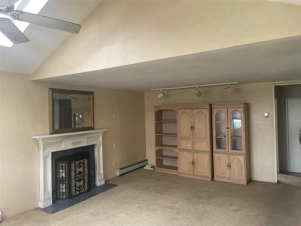 12 Slate Lane Levittown NY 11756