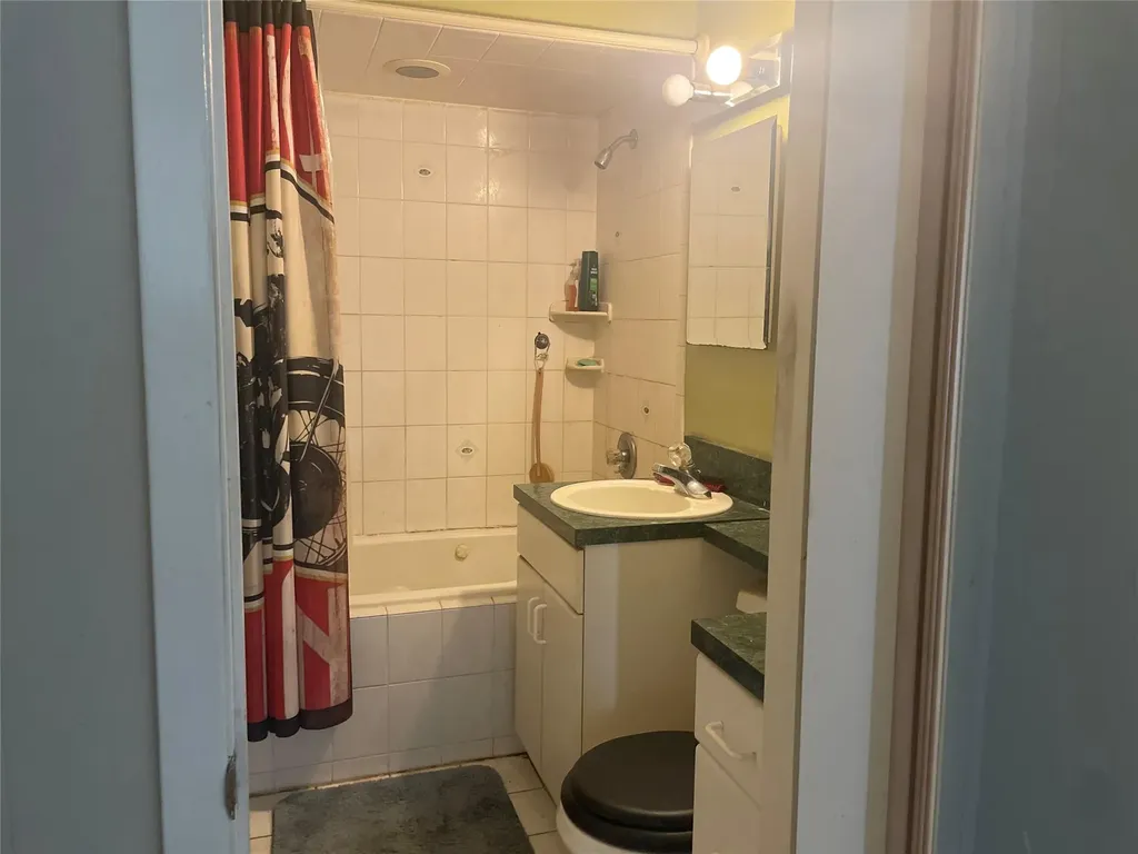 12 Slate Lane Levittown NY 11756