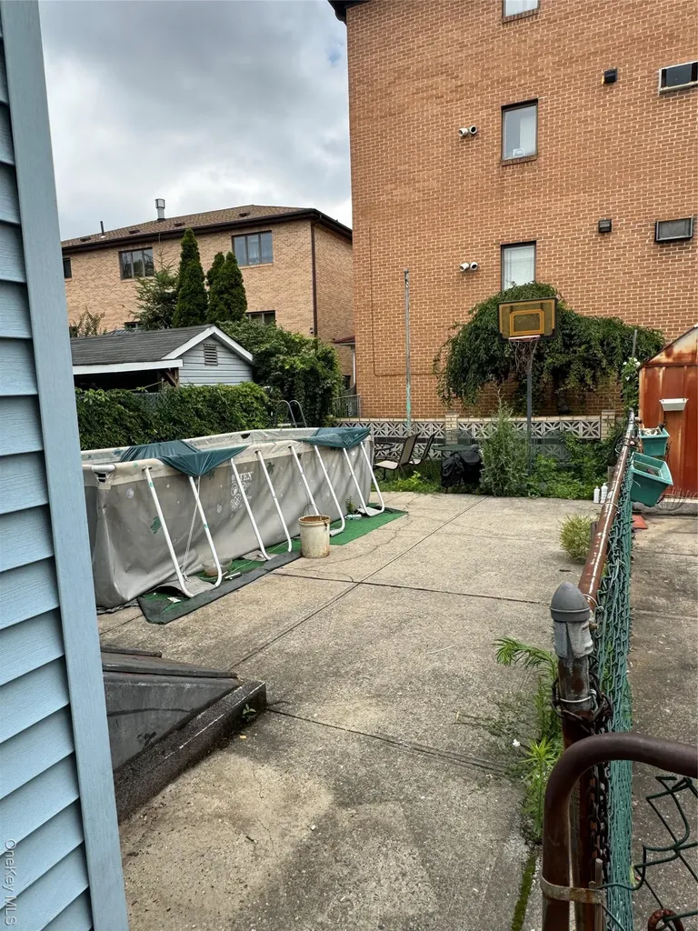 61-51 Borden Avenue Maspeth NY 11378