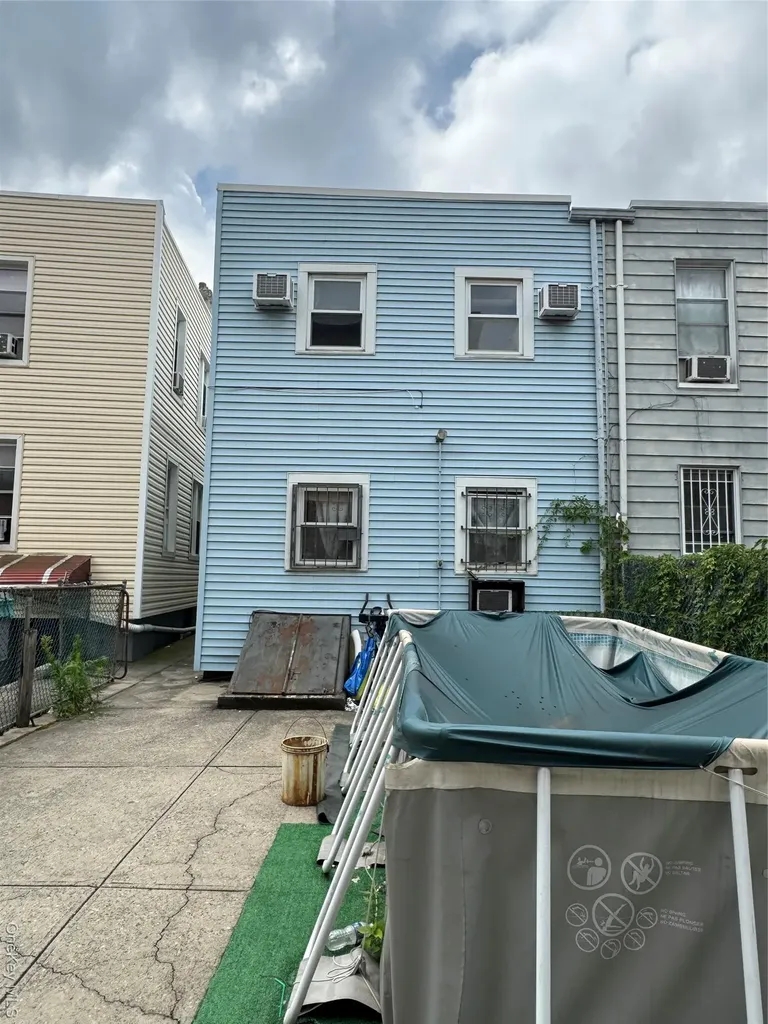 61-51 Borden Avenue Maspeth NY 11378