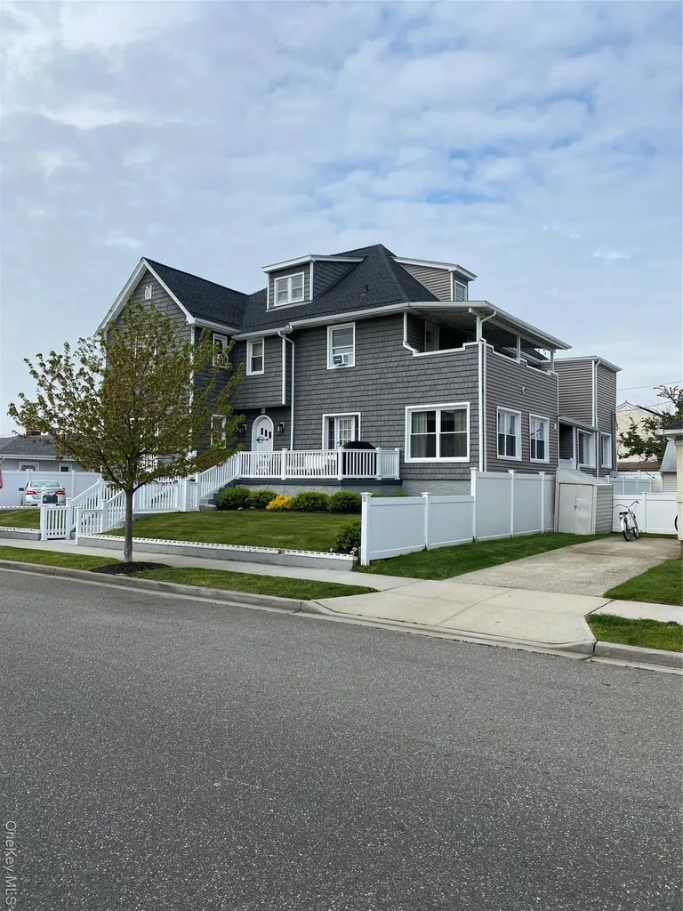 265 E Chester Street Long Beach NY 11561