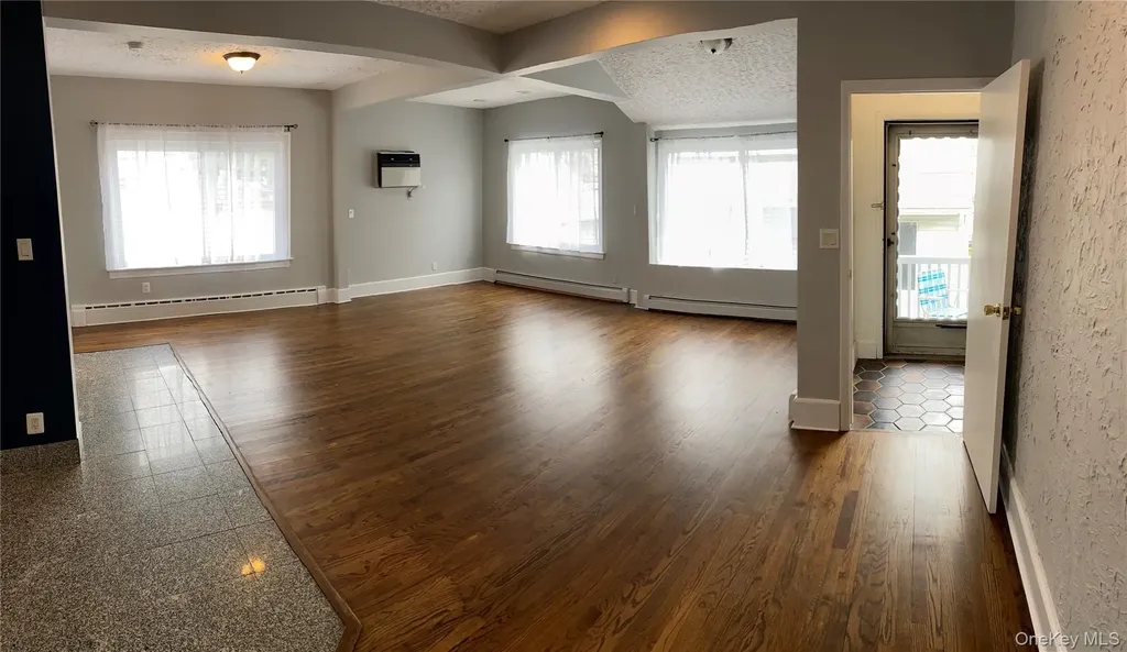 265 E Chester Street Long Beach NY 11561