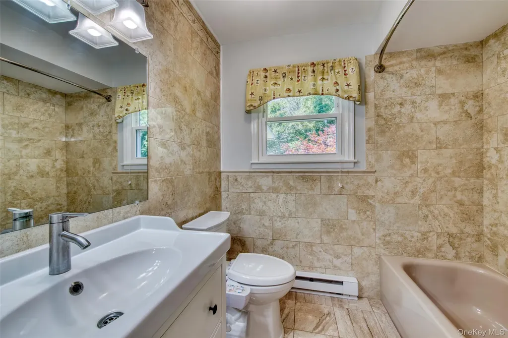 685 Greenway W Orient NY 11957