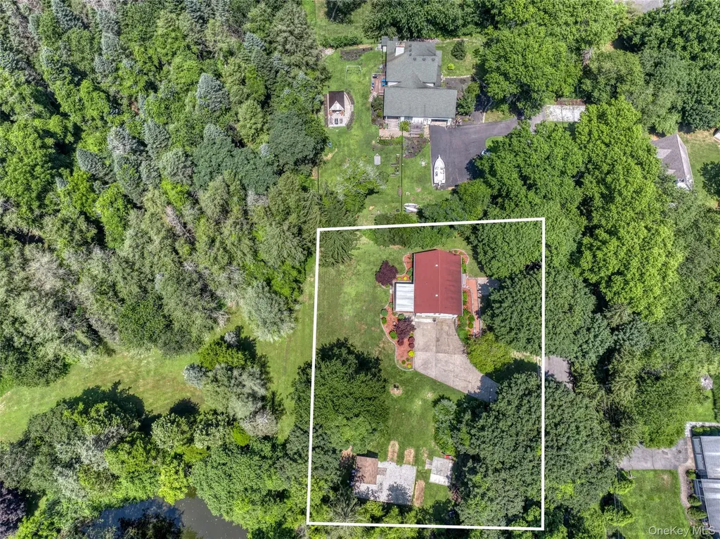 685 Greenway W Orient NY 11957