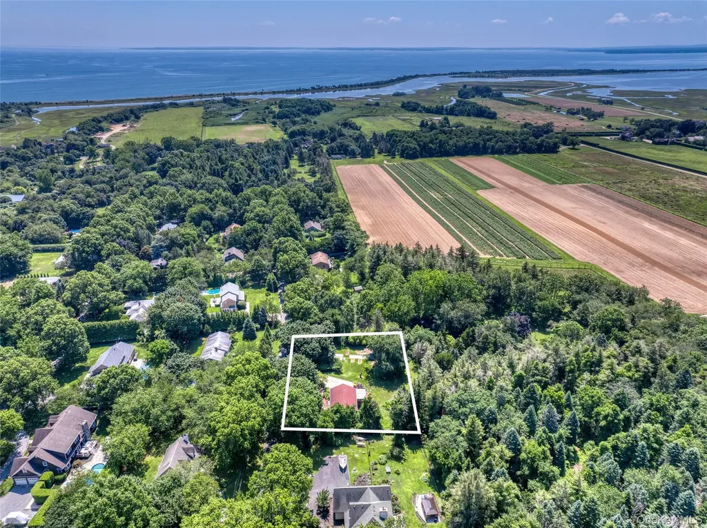 685 Greenway W Orient NY 11957
