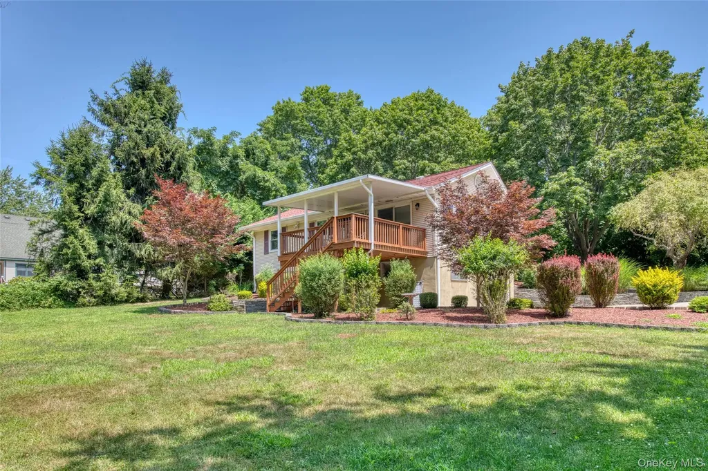 685 Greenway W Orient NY 11957