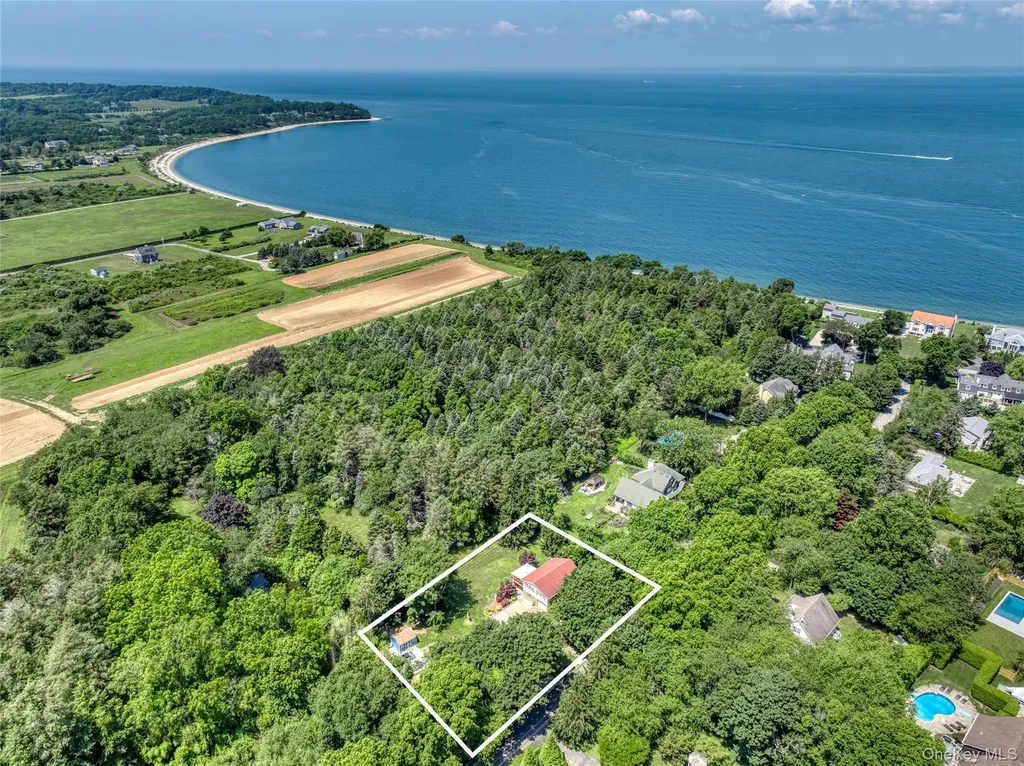 685 Greenway W Orient NY 11957