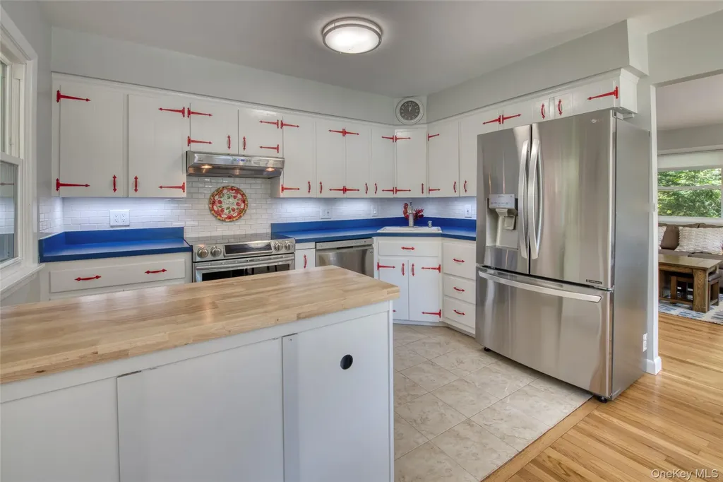 685 Greenway W Orient NY 11957