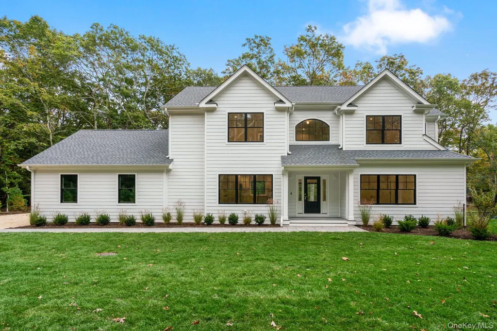 33 Delavan Street East Hampton NY 11937