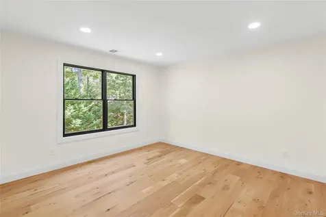 33 Delavan Street East Hampton NY 11937