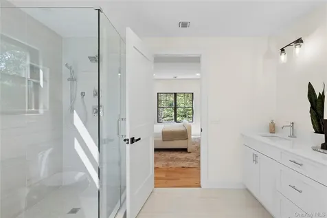 33 Delavan Street East Hampton NY 11937