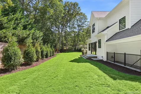 33 Delavan Street East Hampton NY 11937