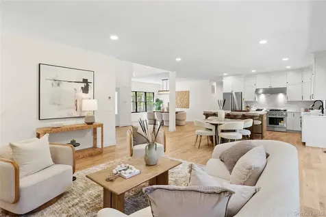 33 Delavan Street East Hampton NY 11937
