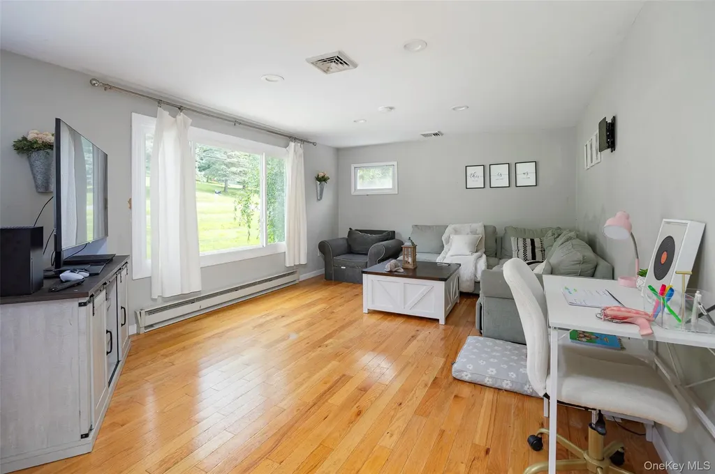 121 Hillside Road Poughquag NY 12570