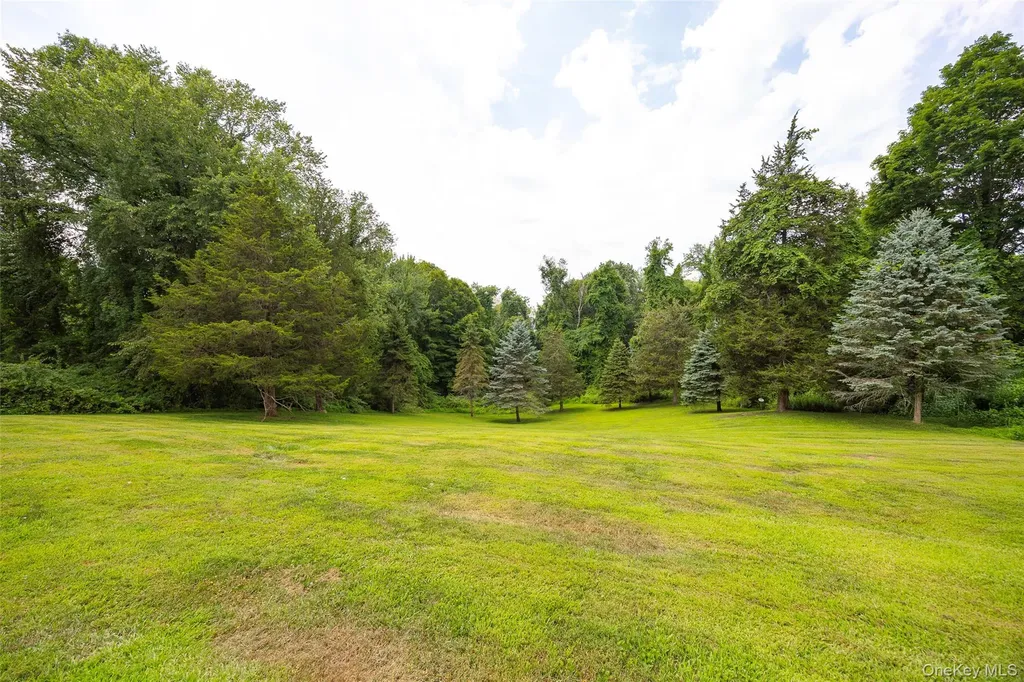 121 Hillside Road Poughquag NY 12570