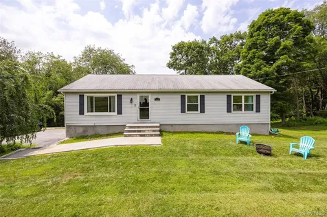 121 Hillside Road Poughquag NY 12570