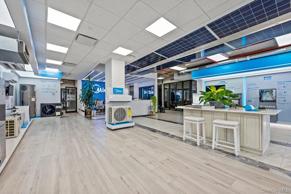 158-15 Union Turnpike Fresh Meadows NY 11366