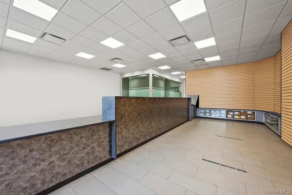 158-15 Union Turnpike Fresh Meadows NY 11366