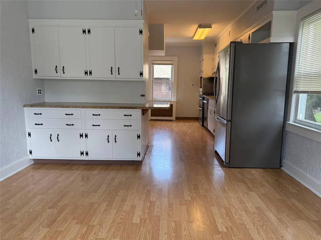 1074 Hunter Avenue Pelham NY 10803